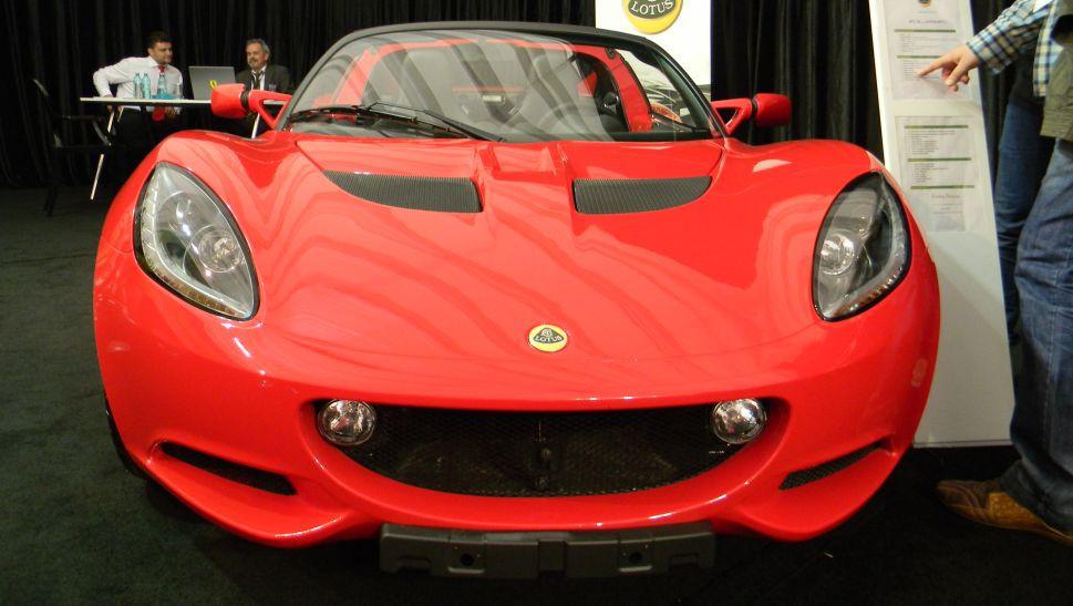 Intră la SIAMB 2012! Vezi o galerie FOTO cu cele mai tari modele auto 140587