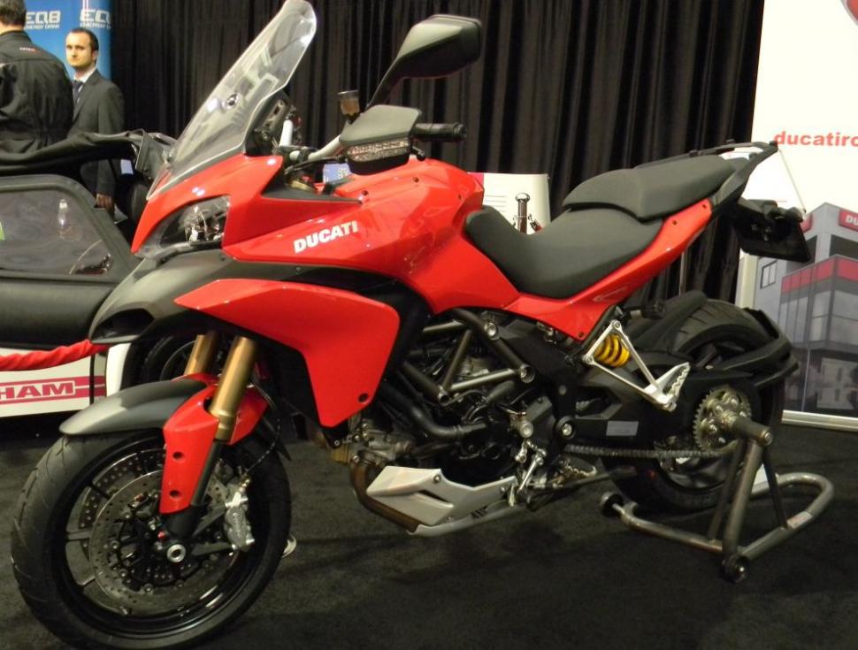 Intră la SIAMB 2012! Vezi o galerie FOTO cu cele mai tari modele auto 140599