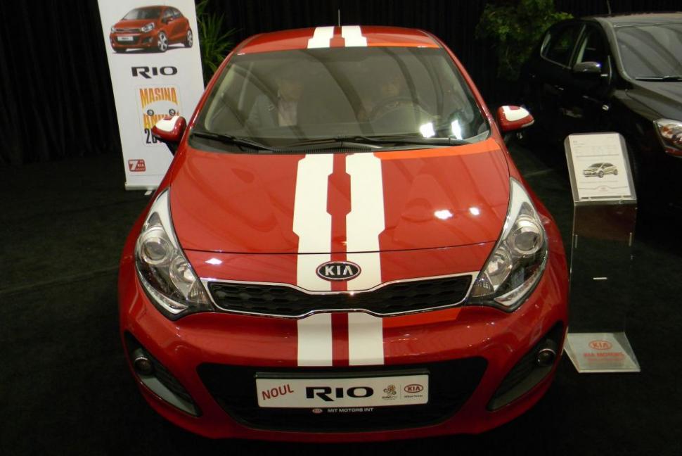 Intră la SIAMB 2012! Vezi o galerie FOTO cu cele mai tari modele auto 140602