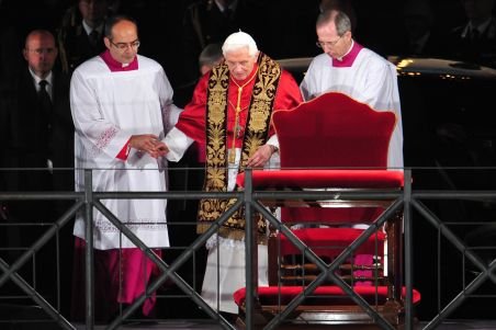 Papa Benedict al XVI-lea a criticat tehnologia în ziua Învierii Domnului