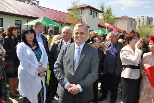 Primarul Onţanu a inaugurat în Sectorul 2 cel mai mare centru multifuncţional de servicii sociale, recreative şi de educaţie din ţară