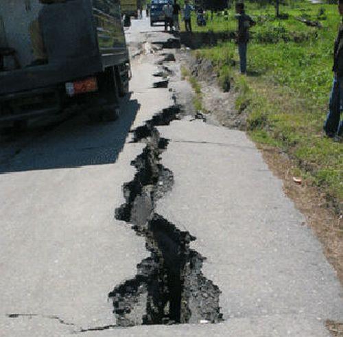 S-a despicat pământul. Fotografii din Indonezia, realizate imediat după cutremur 141430