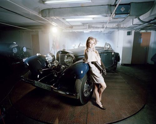 Imaginile care arată cine va conduce lumea în viitor. Copiii care stau pe munţi de bani, dar nu ştiu să zâmbească 141587