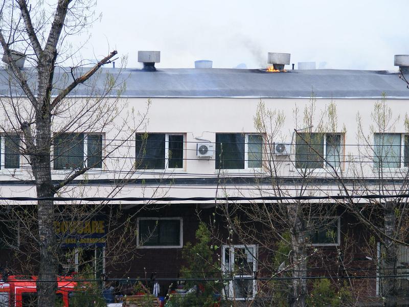 Imagini de la incediul de proporții care a distrus complexul comercial Siraj din Iași 141992