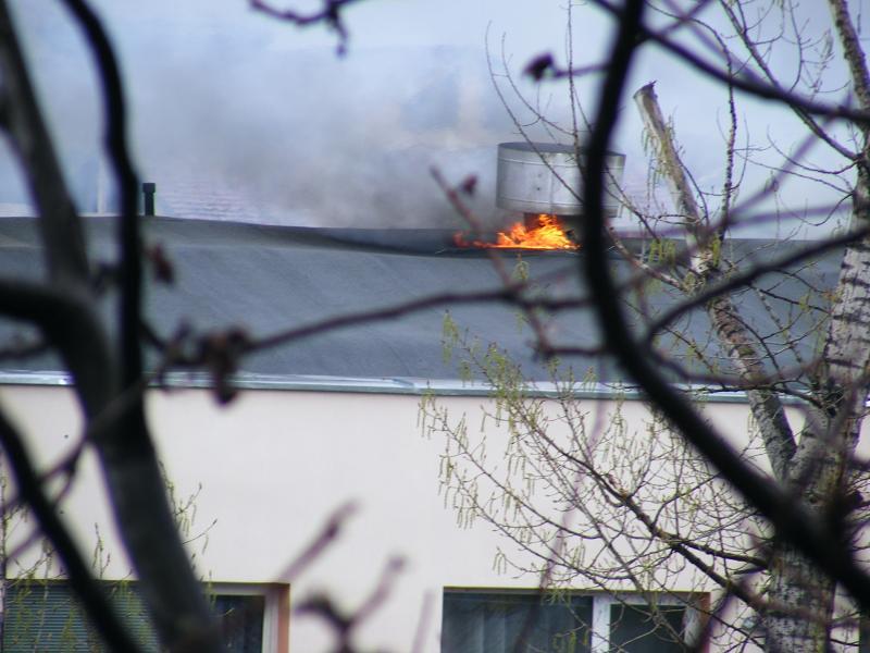 Imagini de la incediul de proporții care a distrus complexul comercial Siraj din Iași 142004