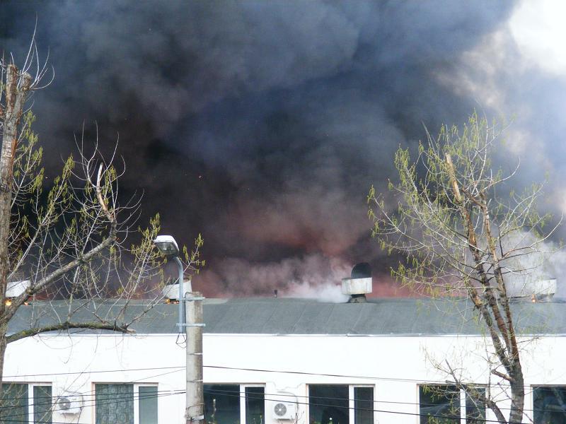 Imagini de la incediul de proporții care a distrus complexul comercial Siraj din Iași 142018