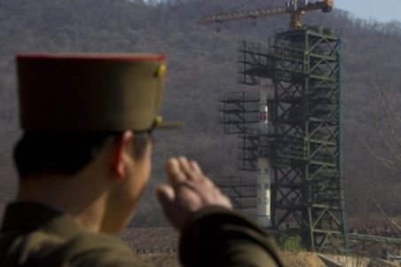 China, suspectată de furnizarea unui lansator mobil de rachetă prezentat de Phenian 