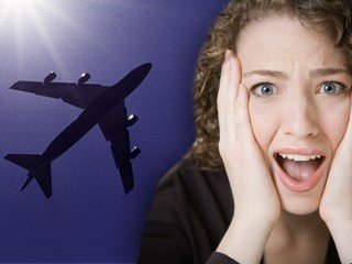 Ţi-e frică să zbori cu avionul? O companie din Cehia îţi poate vindeca aerofobia