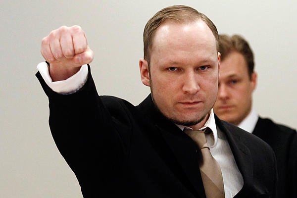 Breivik şochează din nou: Vrea PEDEAPSA CU MOARTEA sau ACHITAREA în procesul său