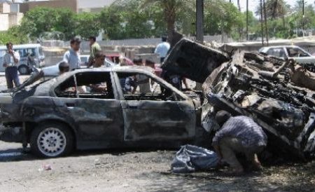 O serie de explozii zguduie oraşele irakiene. Cel puţin 21 de morţi