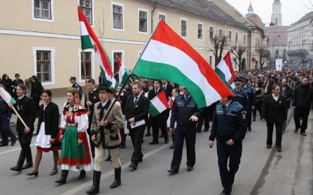 UDMR vrea să modifice Constituţia şi să transforme maghiara în limbă oficială