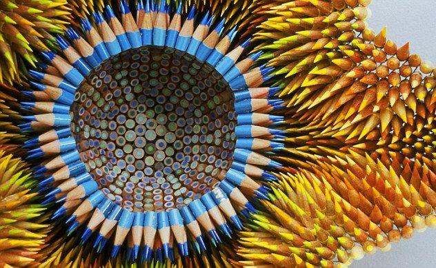 O artistă britanică face sculpturi din creioane colorate. Vezi aici o galerie foto de excepţie 142632