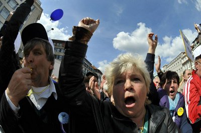 Aproximativ 100.000 de cehi au protestat la Praga, cerând demisia Guvernului