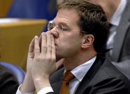 Guvernul Olandei DEMISIONEAZĂ. Negocierile privind reducerea deficitului public au eşuat