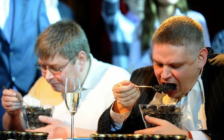Primul campionat de mâncat caviar