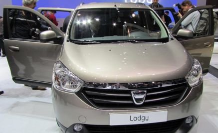 Dacia Lodgy, lăudată de presa franceză. Este cea mai confortabilă maşină din clasa sa