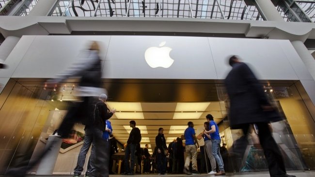 Apple spulberă tot în calea sa. Profitul s-a dublat în primele trei luni ale anului, iar vânzările au crescut cu 20%