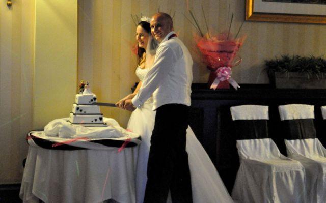 Când le vei vedea pozele de la nuntă, vei înţelege de ce le-a venit să plângă. Au crezut iniţial că e o glumă proastă 143531