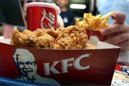KFC, obligat să plătească daune de 8,3 milioane de dolari unei fetiţe care a paralizat după ce a mâncat &quot;Twister&quot; cu salmonela 