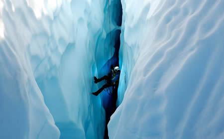Cele mai spectaculoase peşteri de gheaţă din lume 143898