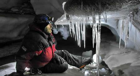 Cele mai spectaculoase peşteri de gheaţă din lume 143900