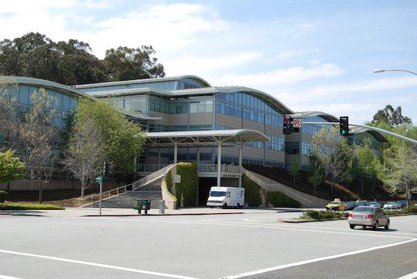 Când pleci la muncă nu-ţi uita costumul de baie. Cel mai tare sediu, unde toţi merg la serviciu de plăcere 144045