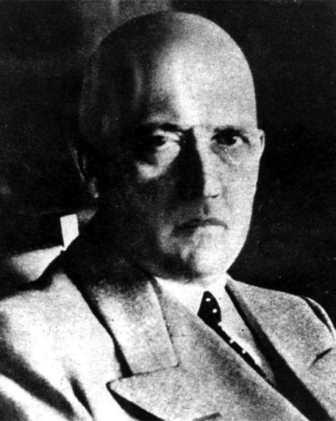 Este întruchiparea Diavolului, dar nu-l vei recunoaşte. Şi-a pătat sufletul cu moartea a milioane de oameni 143995