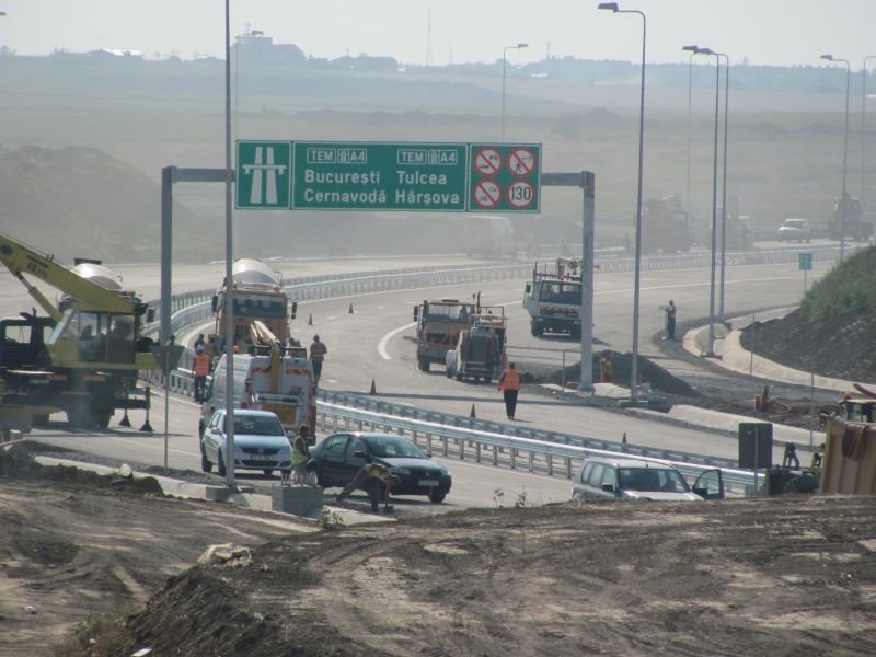 Autostradă la pipetă. Încă două tronsoane din drumul spre mare vor fi inaugurate în două luni, promite ministrul transporturilor