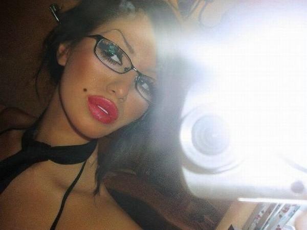 Gura ei spune tot despre ea. Ce se întâmplă când ele vor frumuseţe, dar se aleg cu penibilul 144520