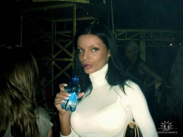 Gura ei spune tot despre ea. Ce se întâmplă când ele vor frumuseţe, dar se aleg cu penibilul 144522