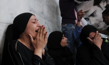 Proteste cu violenţe în Egipt. 11 oameni au murit şi 160 au fost răniţi