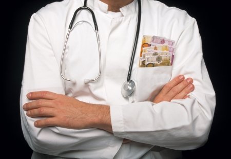 Cabinetul Ponta vrea să reformeze Sănătatea. Medicii vor fi plătiţi diferenţiat în funcţie de performanţe
