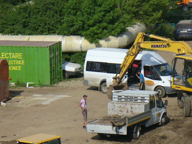 Ce fac de fapt muncitorii de pe şantierele ANL? Fură motorină, că doar s-au scumpit carburanţii 144674