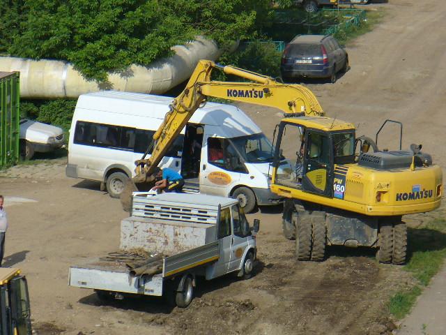 Ce fac de fapt muncitorii de pe şantierele ANL? Fură motorină, că doar s-au scumpit carburanţii 144675