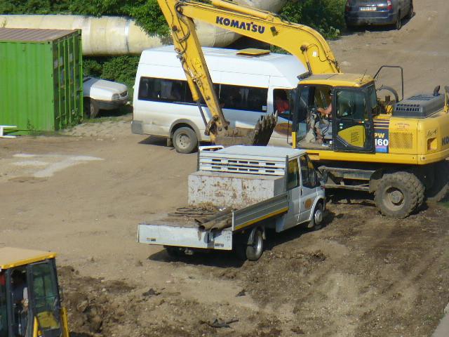 Ce fac de fapt muncitorii de pe şantierele ANL? Fură motorină, că doar s-au scumpit carburanţii 144676