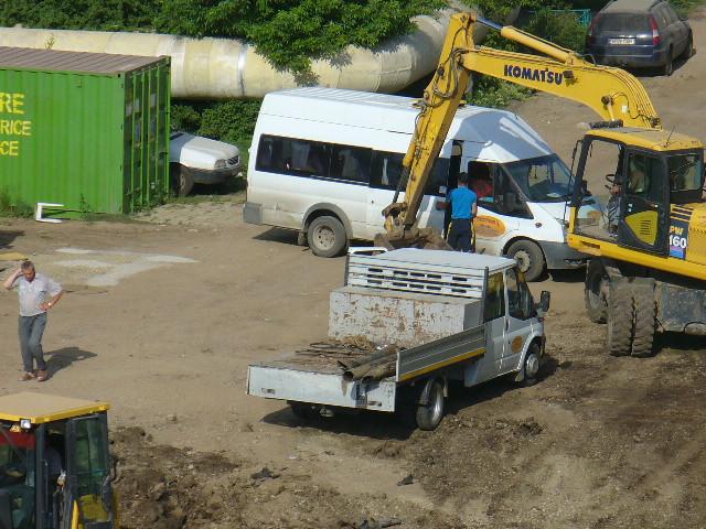 Ce fac de fapt muncitorii de pe şantierele ANL? Fură motorină, că doar s-au scumpit carburanţii 144677