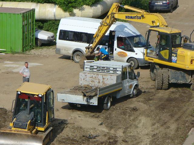 Ce fac de fapt muncitorii de pe şantierele ANL? Fură motorină, că doar s-au scumpit carburanţii 144680