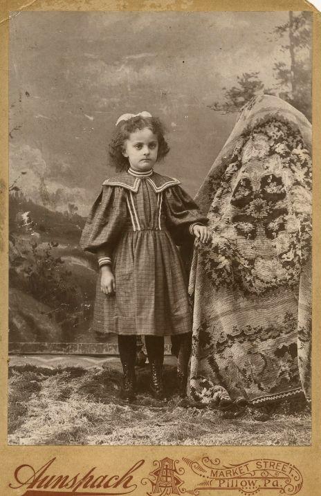 Fantomele protectoare care îmbrăţişau copiii. Imaginile din trecut care îţi vor da fiori 144708