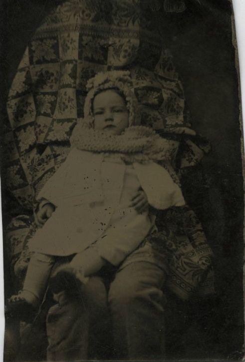 Fantomele protectoare care îmbrăţişau copiii. Imaginile din trecut care îţi vor da fiori 144711