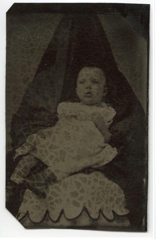 Fantomele protectoare care îmbrăţişau copiii. Imaginile din trecut care îţi vor da fiori 144715