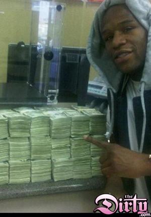 Imaginea care te va face să îţi urăşti ziua de salariu. Iar pentru el nu sunt decât &quot;mărunţiş&quot; 144728