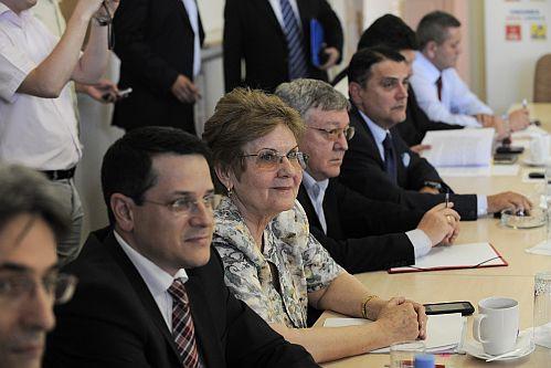 Toţi miniştrii desemnaţi au primit aviz favorabil din partea comisiilor 145097