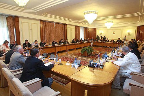 Toţi miniştrii desemnaţi au primit aviz favorabil din partea comisiilor 145131