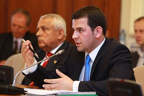 Toţi miniştrii desemnaţi au primit aviz favorabil din partea comisiilor 145132