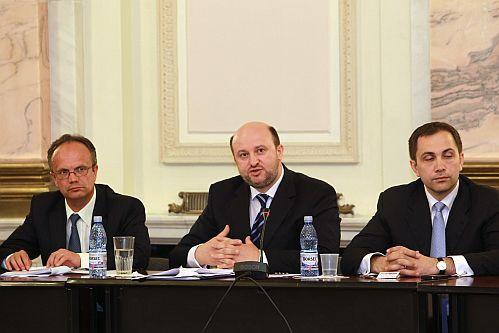 Toţi miniştrii desemnaţi au primit aviz favorabil din partea comisiilor 145133