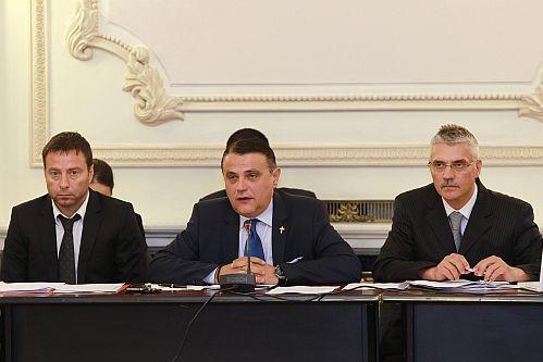 Toţi miniştrii desemnaţi au primit aviz favorabil din partea comisiilor 145134