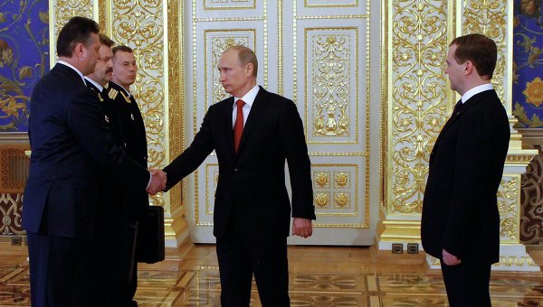 Vladimir Putin a preluat valiza nucleară imediat după învestirea în fruntea Rusiei