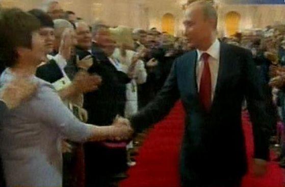 Vladimir Putin, încoronat pentru a treia oară la conducerea Rusiei. Vei vedea în imagini un invitat surpriză 145085