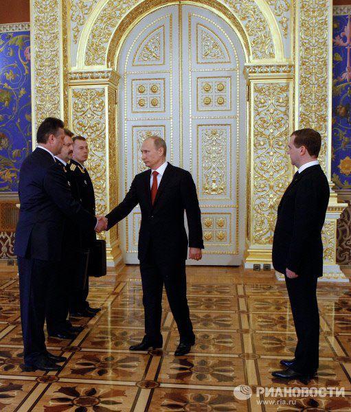 Vladimir Putin, încoronat pentru a treia oară la conducerea Rusiei. Vei vedea în imagini un invitat surpriză 145120