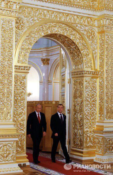 Vladimir Putin, încoronat pentru a treia oară la conducerea Rusiei. Vei vedea în imagini un invitat surpriză 145121